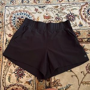 Apana shorts size small